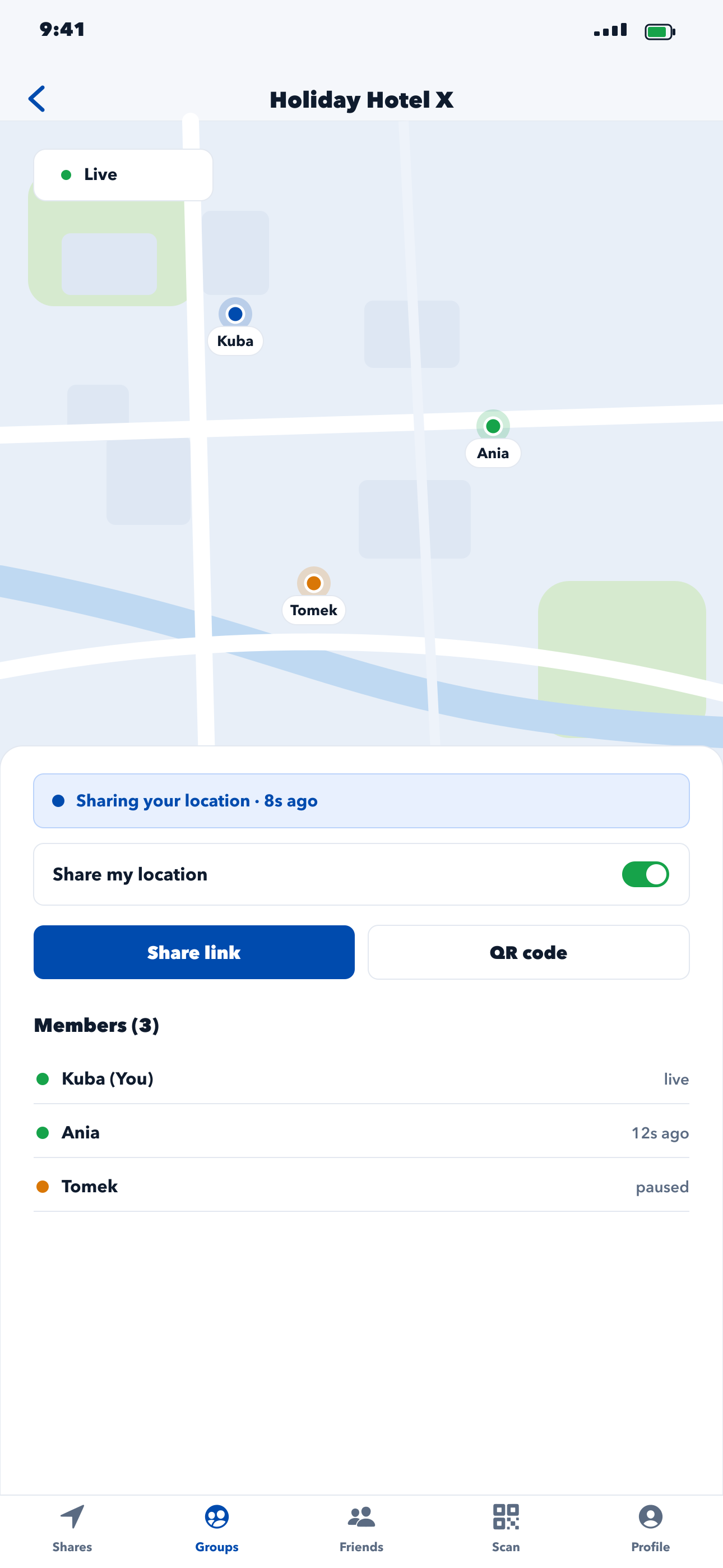 Toute l'équipe sur une carte